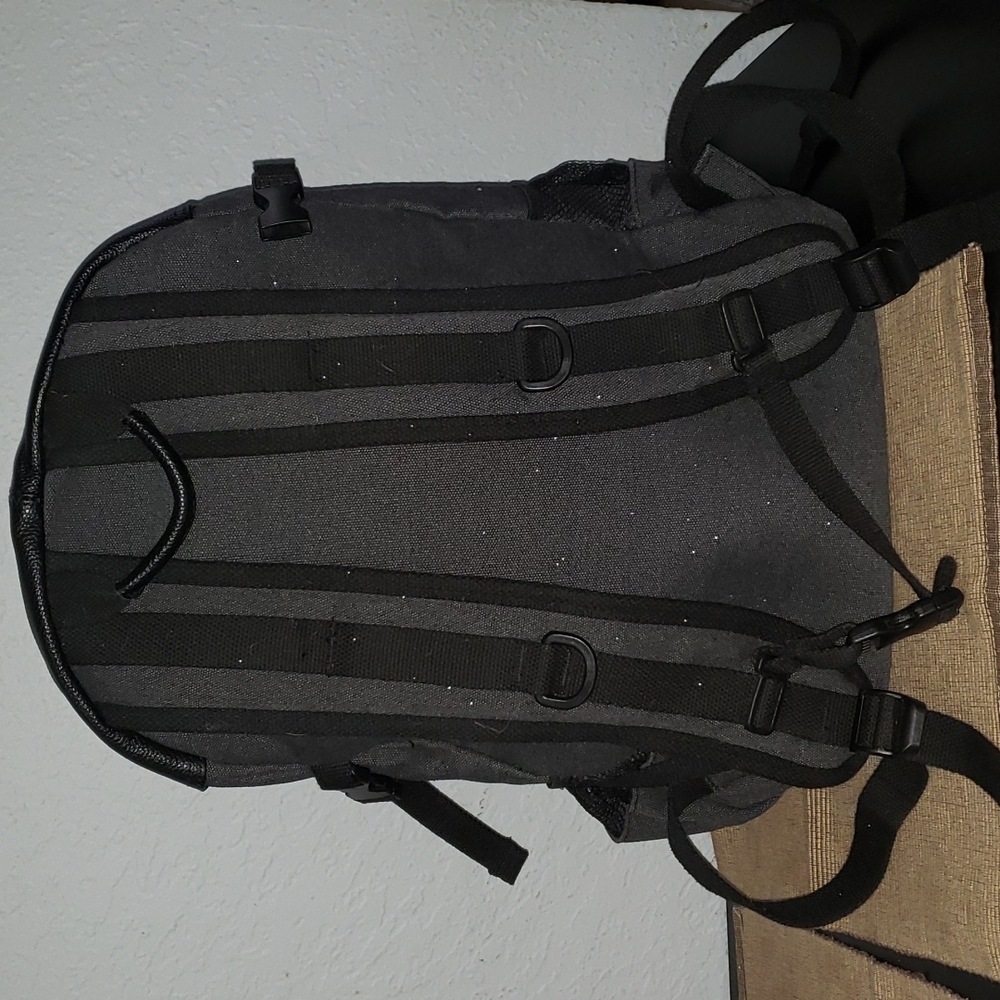 Large backpack - Picture 4 of 9